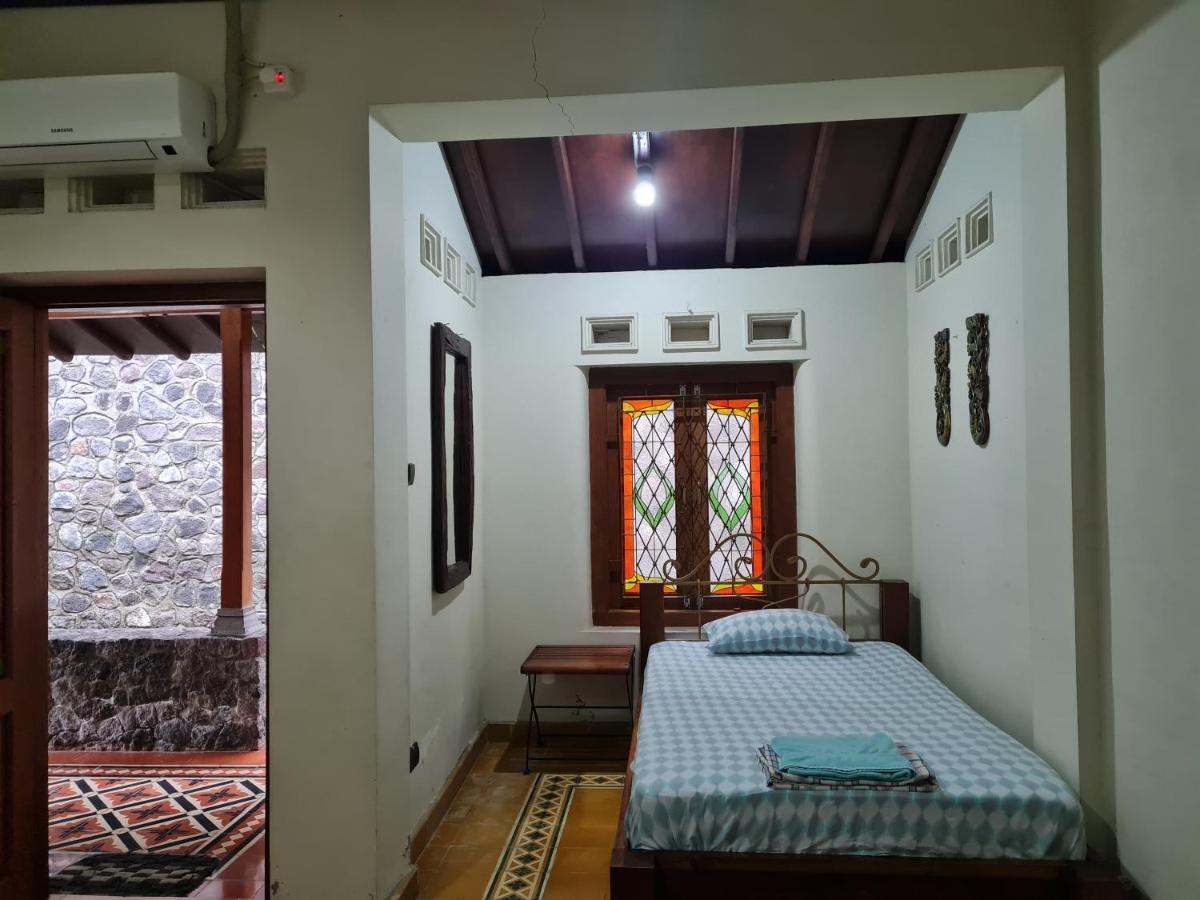 Omah Pitoe Yogya Homestay Yogyakarta Extérieur photo
