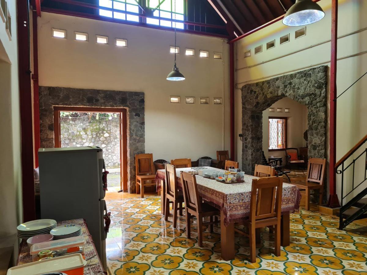 Omah Pitoe Yogya Homestay Yogyakarta Extérieur photo