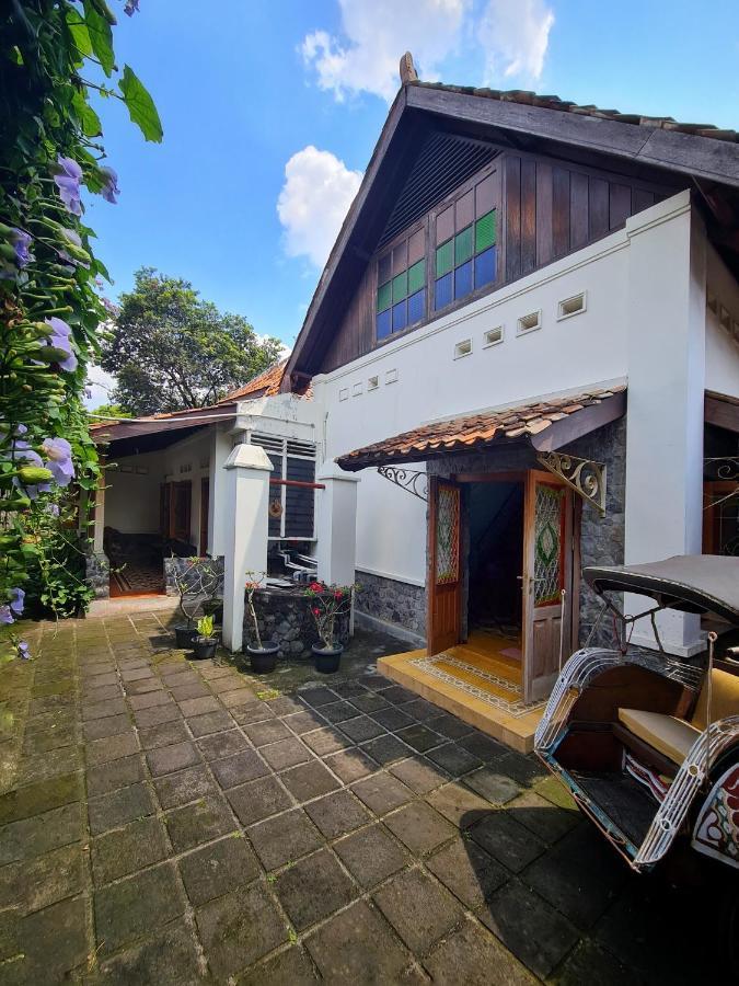 Omah Pitoe Yogya Homestay Yogyakarta Extérieur photo