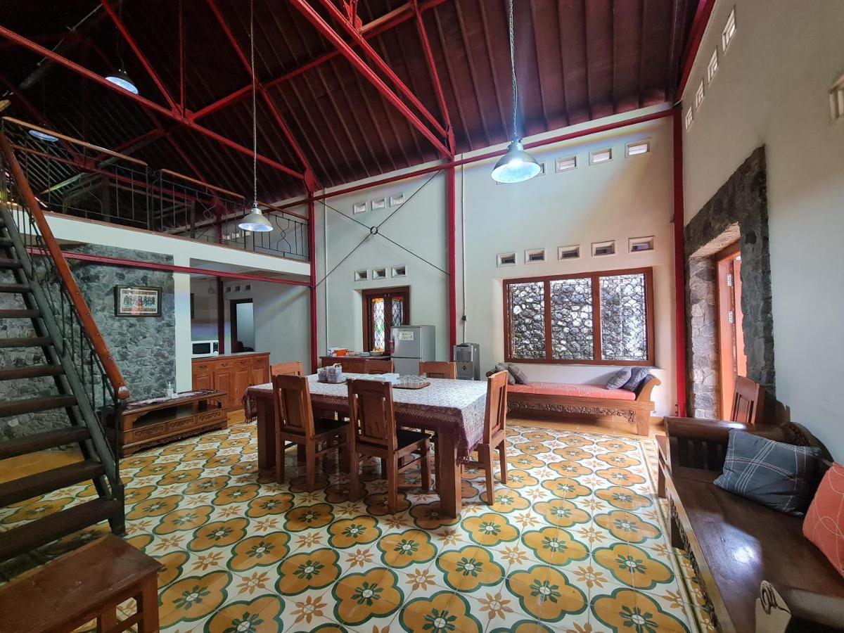 Omah Pitoe Yogya Homestay Yogyakarta Extérieur photo