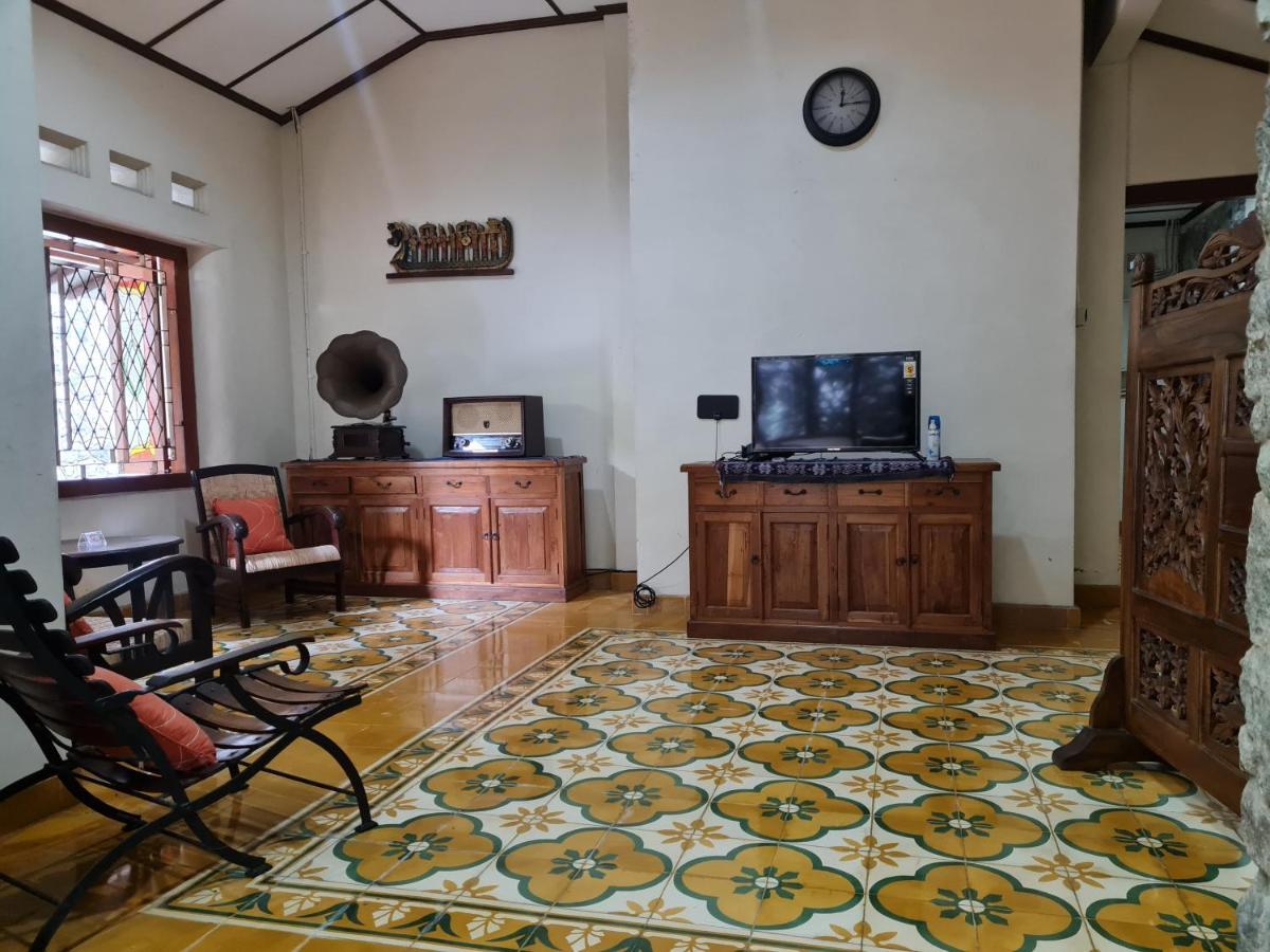 Omah Pitoe Yogya Homestay Yogyakarta Extérieur photo