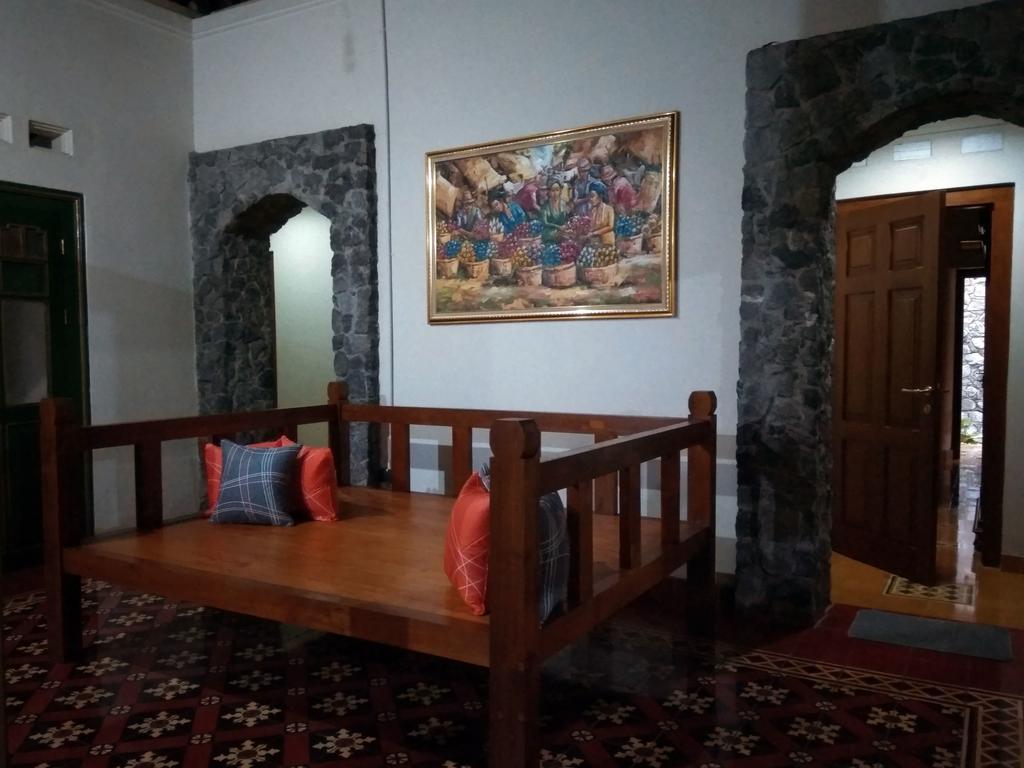 Omah Pitoe Yogya Homestay Yogyakarta Extérieur photo