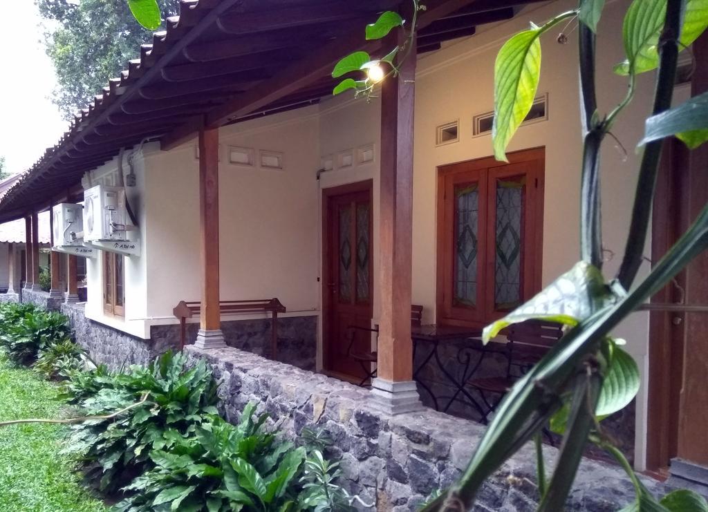 Omah Pitoe Yogya Homestay Yogyakarta Extérieur photo