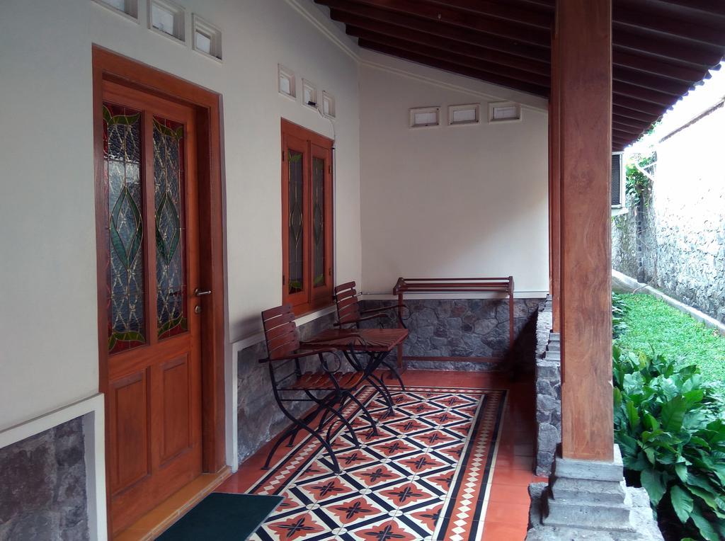 Omah Pitoe Yogya Homestay Yogyakarta Extérieur photo