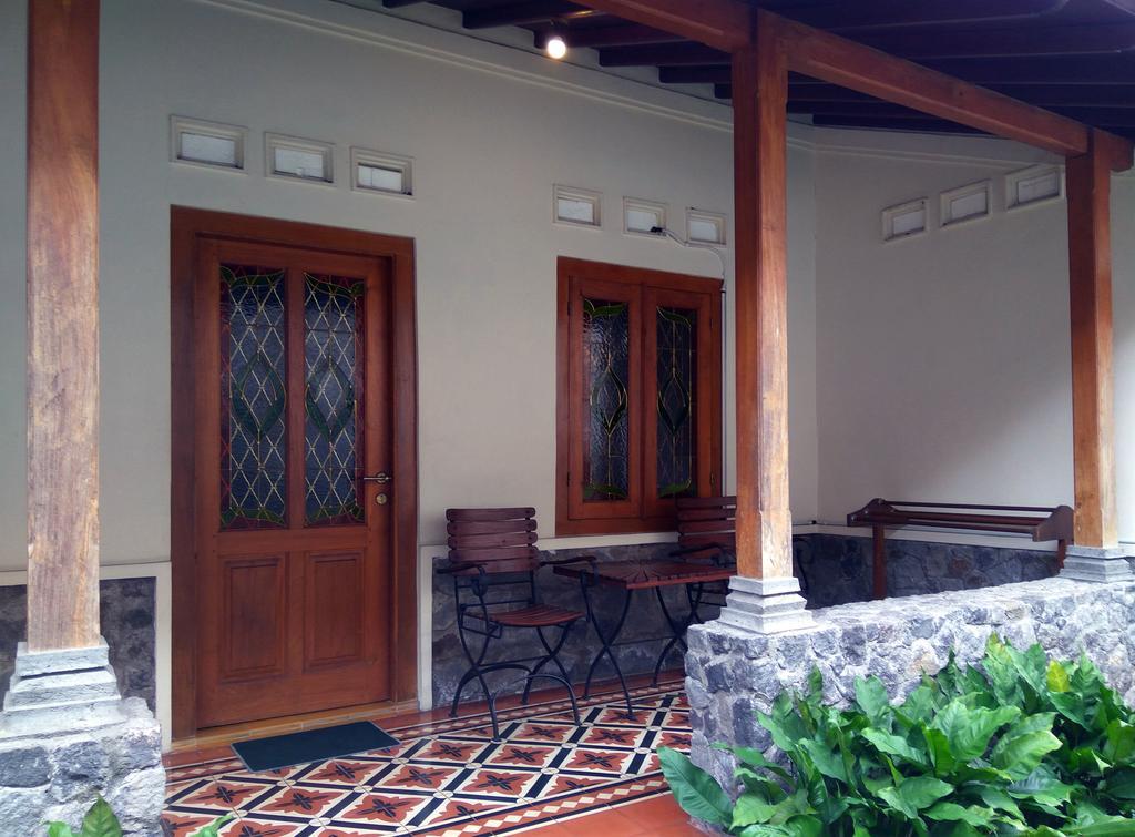 Omah Pitoe Yogya Homestay Yogyakarta Extérieur photo