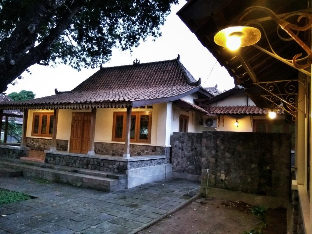 Omah Pitoe Yogya Homestay Yogyakarta Extérieur photo