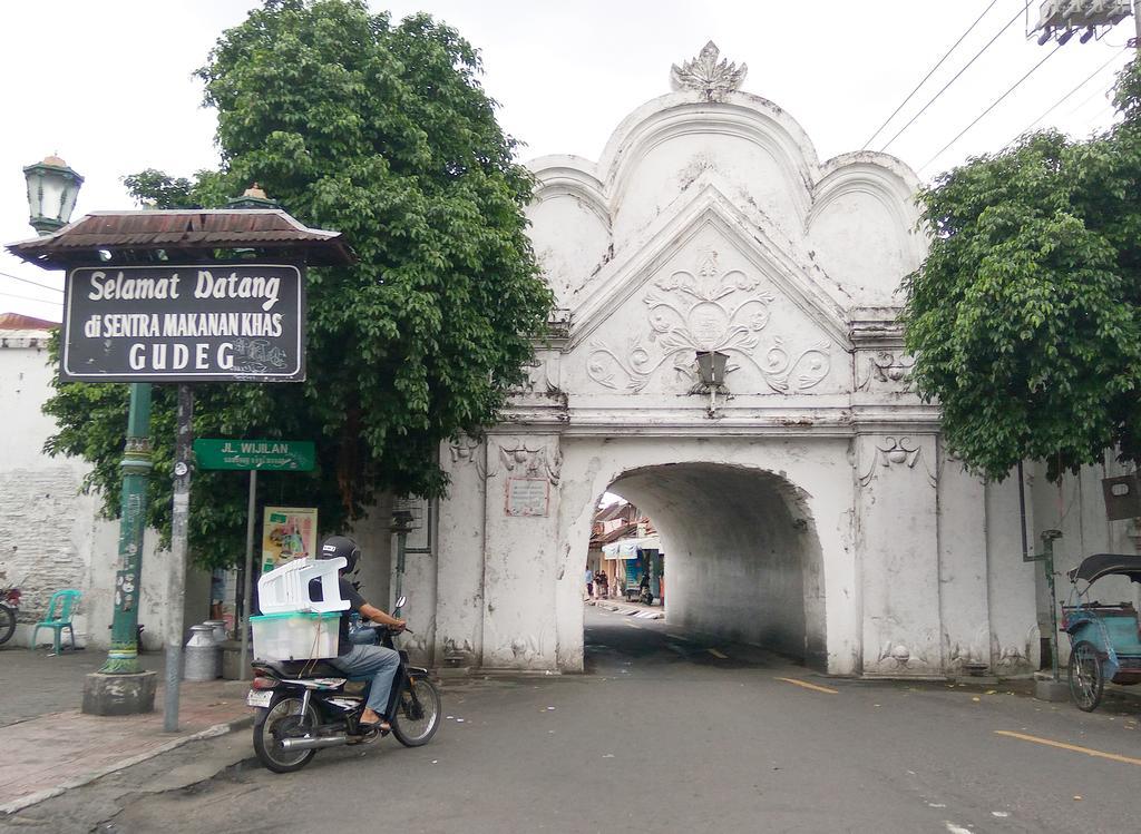 Omah Pitoe Yogya Homestay Yogyakarta Extérieur photo